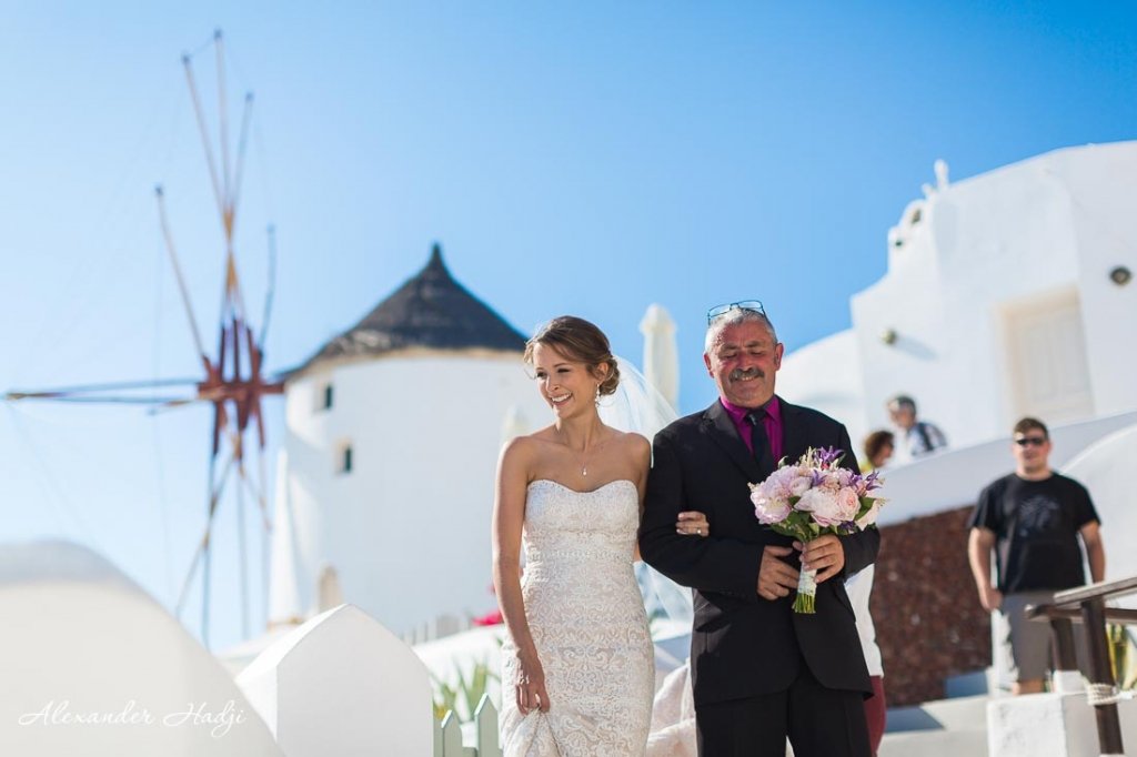 Santorini wedding photo shoot mill