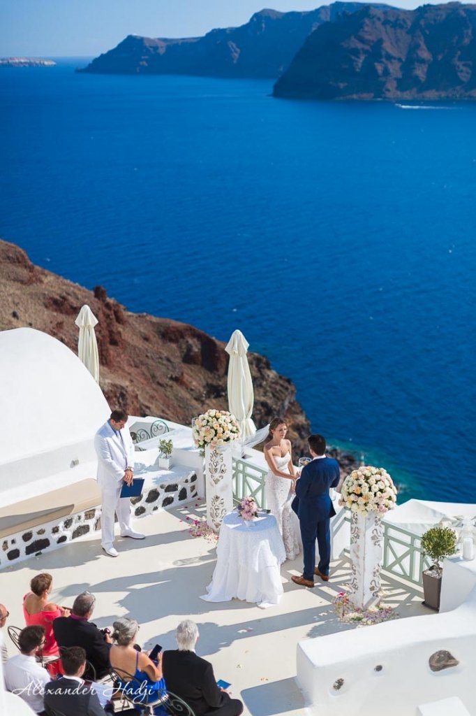 Santorini wedding photo shoot stunning view