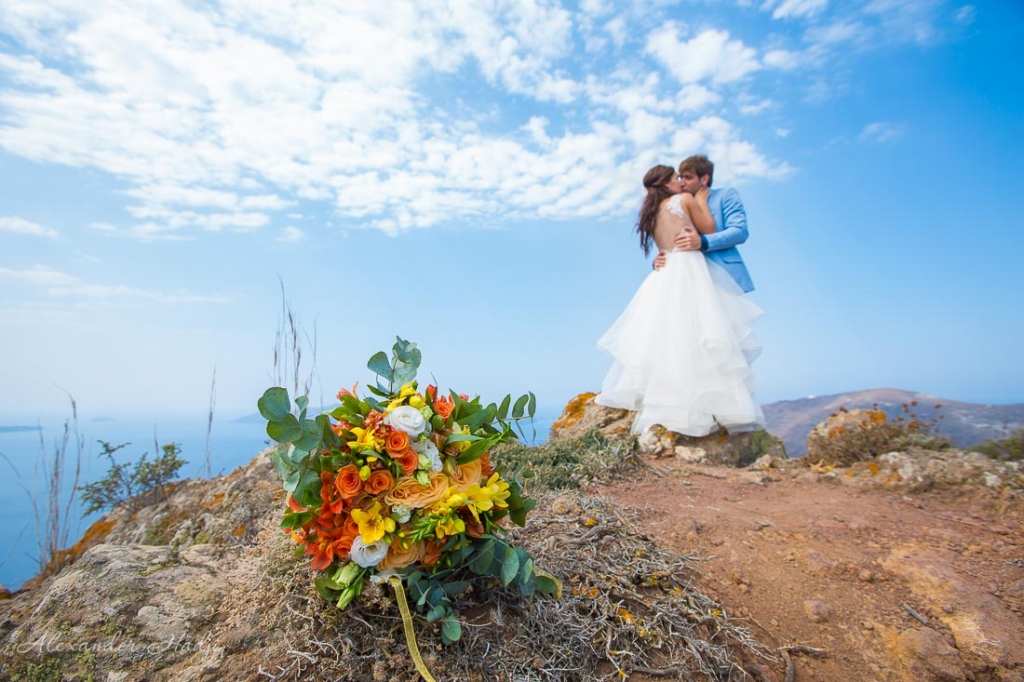 Wedding photographer in Santorini