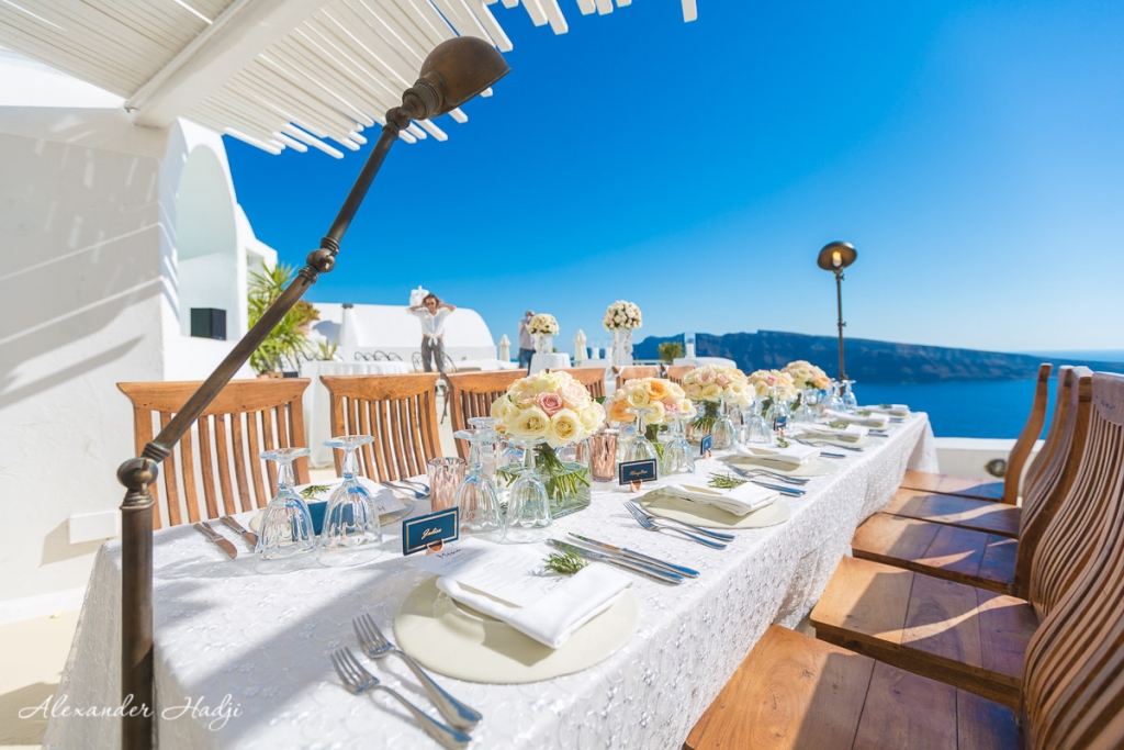 Santorini wedding photoshoot wedding dinner