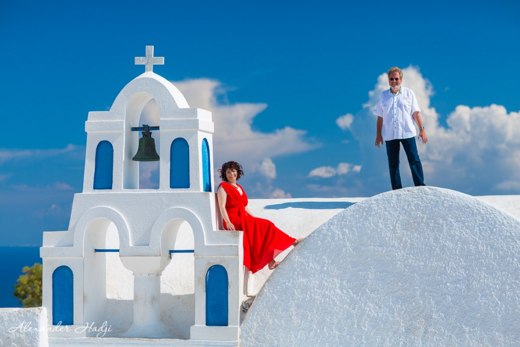 Santorini anniversary photoshoot