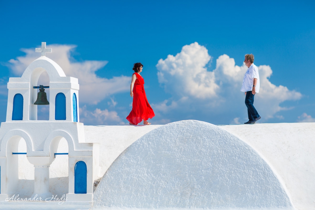 Santorini wedding anniversary photoshoot